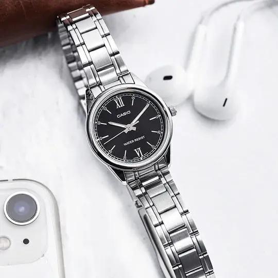ZEGAREK DAMSKI CASIO LTP-V005D-1B2 (zd586k) + BOX ZEGAREK DAMSKI CASIO LTP-V005D-1B2 (zd586k) + BOX - Lorence 4549526221545