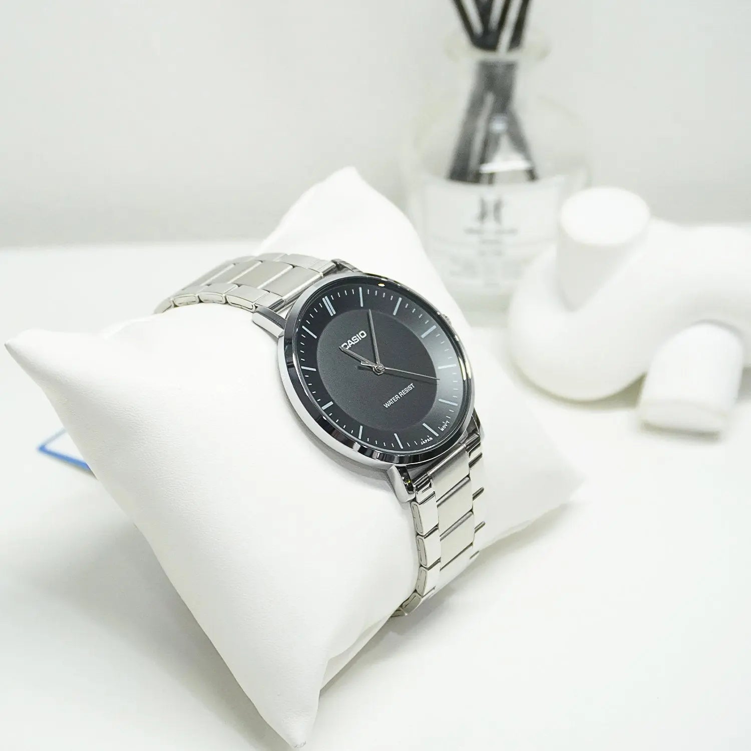 ZEGAREK MĘSKI CASIO MTP-VT04D-1E + BOX ZEGAREK MĘSKI CASIO MTP-VT04D-1E + BOX - Lorence 4549526399244