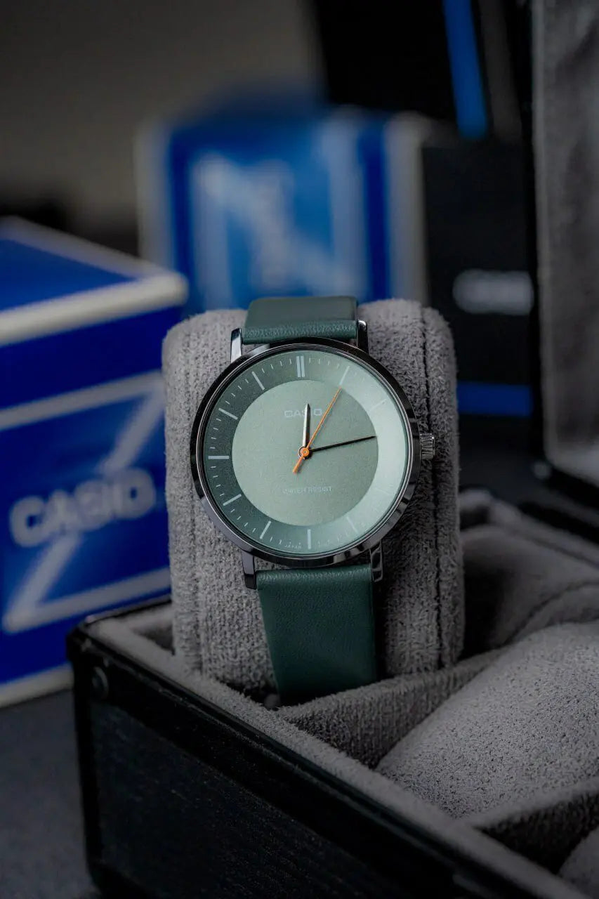 ZEGAREK MĘSKI CASIO MTP-VT04L-8E + BOX ZEGAREK MĘSKI CASIO MTP-VT04L-8E + BOX - Lorence 4549526399282