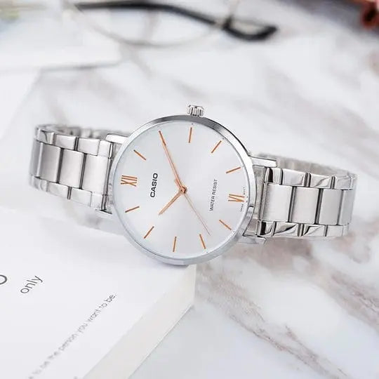 Zegarek Damski Casio LTP-VT01D-7BDUF Klasyka Zegarek Damski Casio LTP-VT01D-7BDUF Klasyka - Lorence 4549526214950