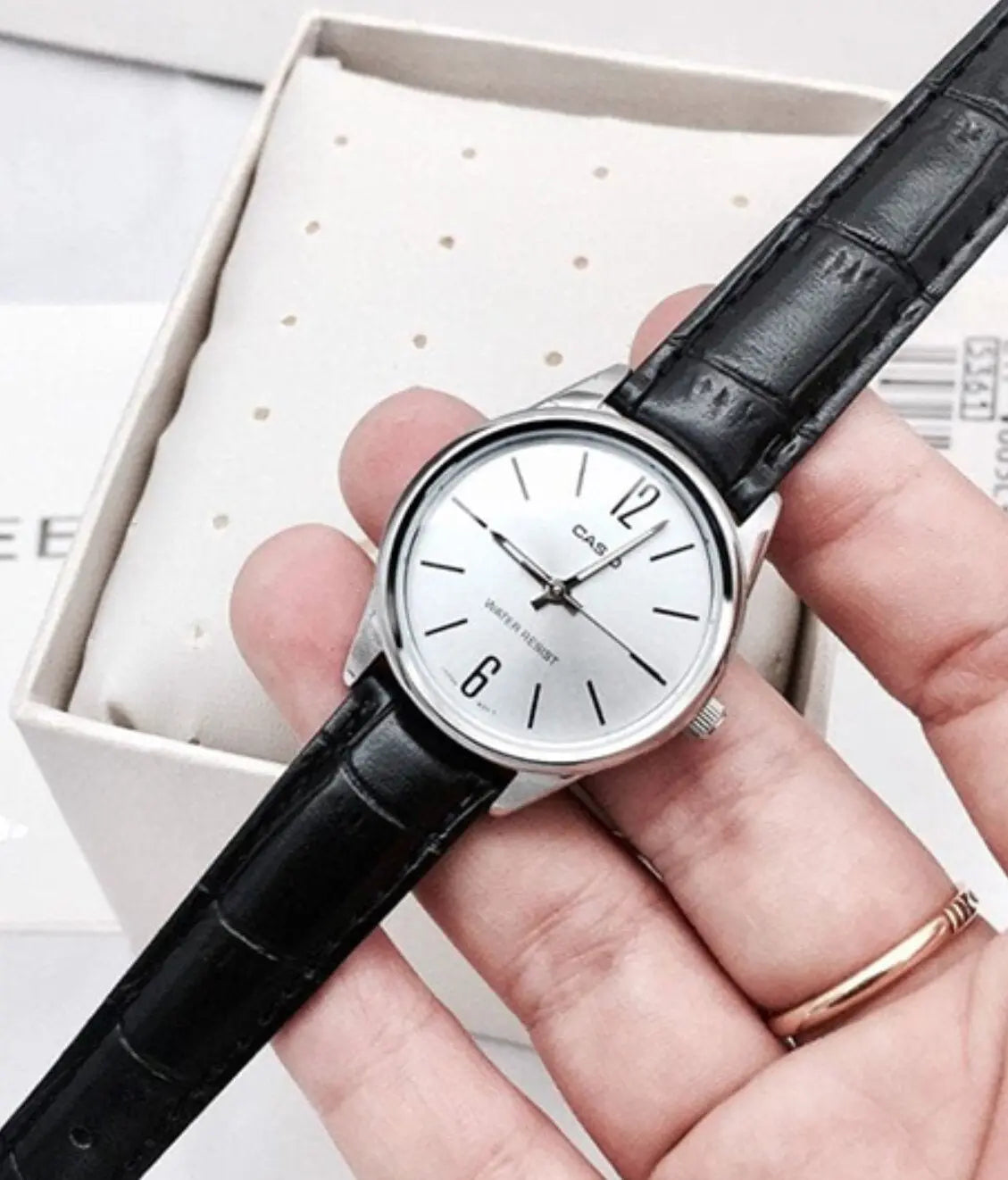 ZEGAREK DAMSKI CASIO LTP-V005L 7BUDF (zd582c) + BOX ZEGAREK DAMSKI CASIO LTP-V005L 7BUDF (zd582c) + BOX - Lorence 4549526175329