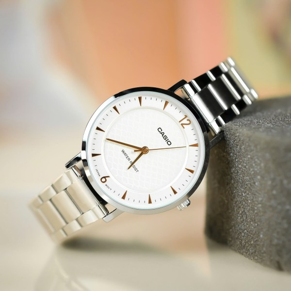 ZEGAREK DAMSKI CASIO LTP-VT04D-7A (zd659d) + BOX ZEGAREK DAMSKI CASIO LTP-VT04D-7A (zd659d) + BOX - Lorence 4549526399954