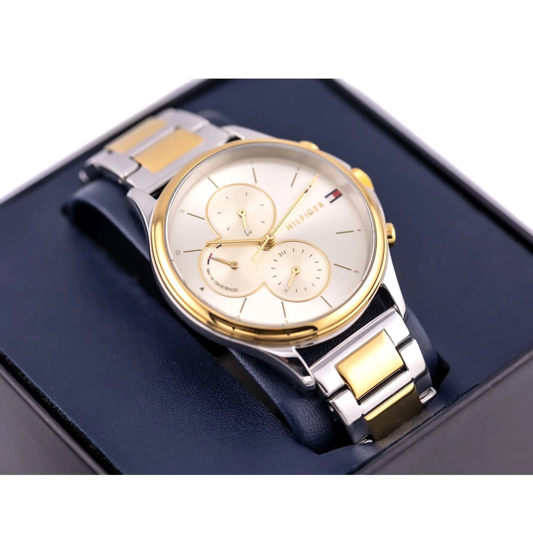 ZEGAREK DAMSKI TOMMY HILFIGER SKYLAR BICOLOR 1782264 + BOX ZEGAREK DAMSKI TOMMY HILFIGER SKYLAR BICOLOR 1782264 + BOX - Lorence 7613272414906