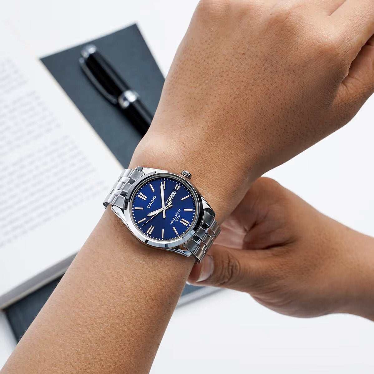 ZEGAREK MĘSKI CASIO MTP-1335D 2AV (zd026e) + BOX-3
