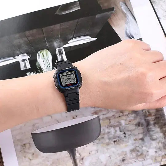 ZEGAREK DZIECIĘCY CASIO LA-20WH-1C + BOX (zd596f) ZEGAREK DZIECIĘCY CASIO LA-20WH-1C + BOX (zd596f) - Lorence 4549526169830