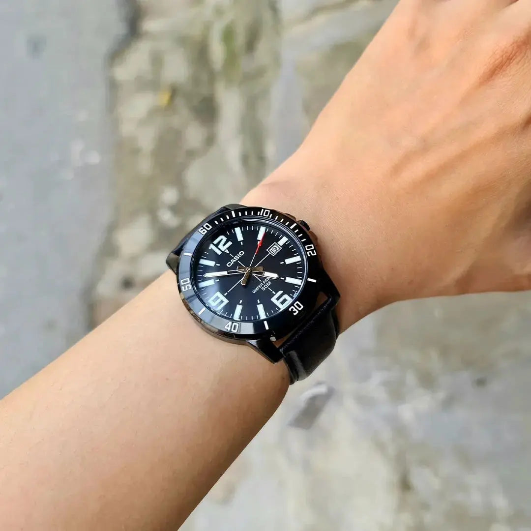 ZEGAREK MĘSKI CASIO MTP-VD01BL-1B (zd169d) + BOX ZEGAREK MĘSKI CASIO MTP-VD01BL-1B (zd169d) + BOX - Lorence 4549526315732