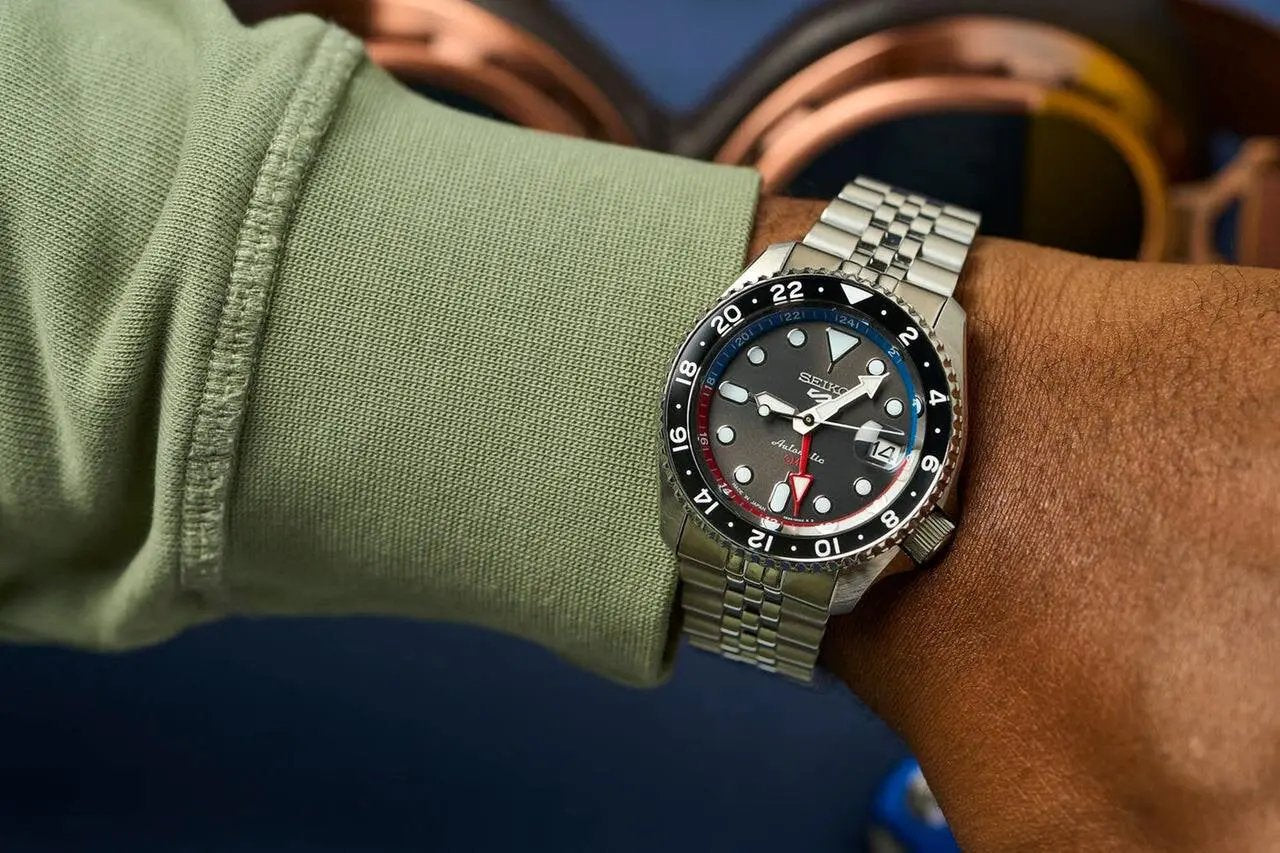 ZEGAREK MĘSKI SEIKO 5 SPORTS SSK019K1 GMT AUTOMAT + BOX ZEGAREK MĘSKI SEIKO 5 SPORTS SSK019K1 GMT AUTOMAT + BOX - Lorence 029665223760