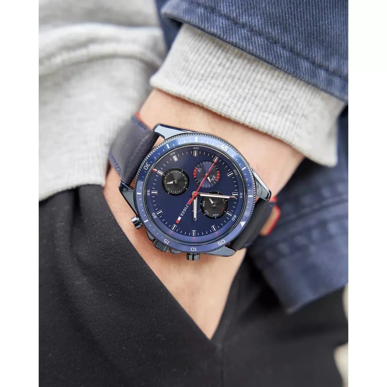 ZEGAREK MĘSKI TOMMY HILFIGER 1791839 PARKER (zf041b) ZEGAREK MĘSKI TOMMY HILFIGER 1791839 PARKER (zf041b) - Lorence 7613272425841