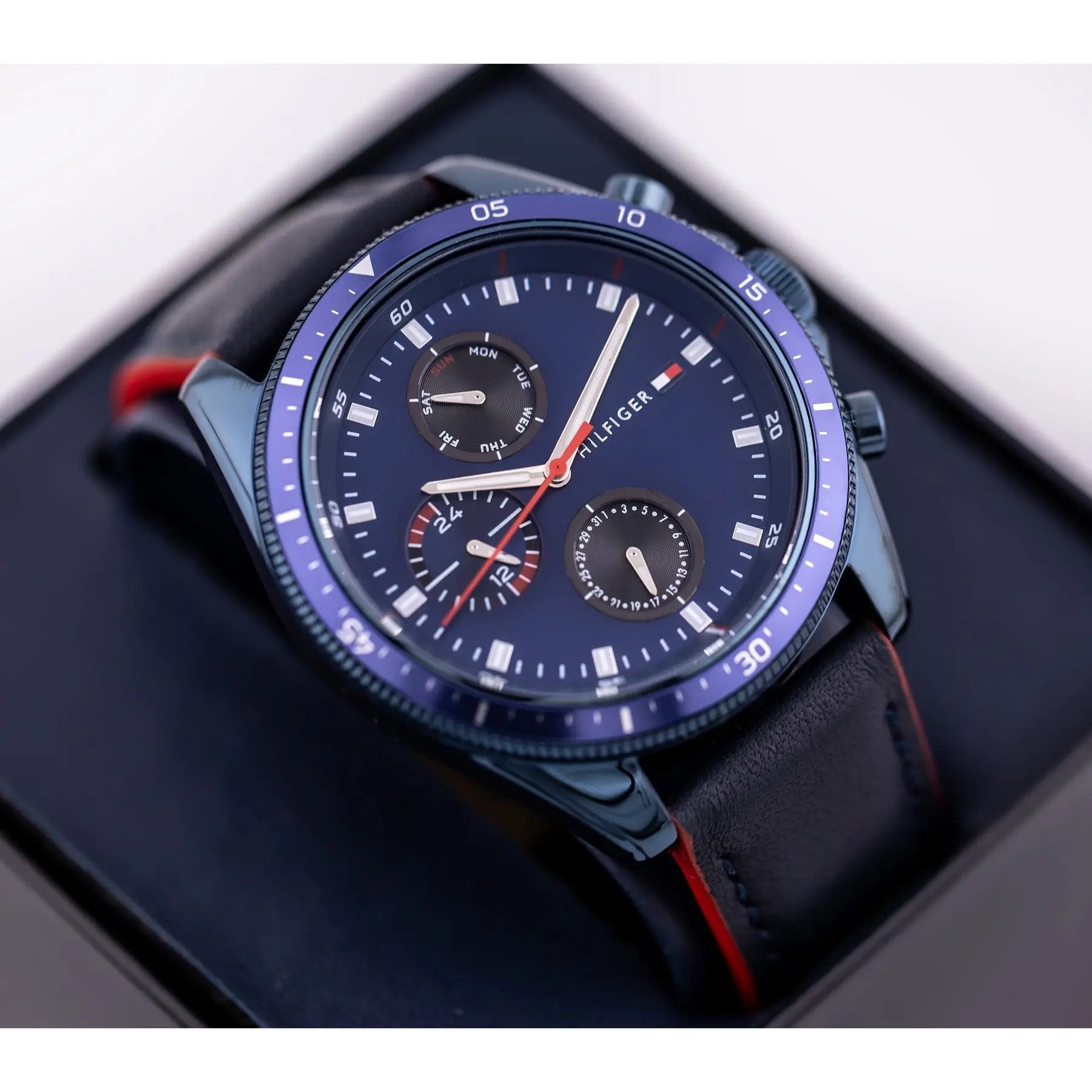 ZEGAREK MĘSKI TOMMY HILFIGER 1791839 PARKER (zf041b) ZEGAREK MĘSKI TOMMY HILFIGER 1791839 PARKER (zf041b) - Lorence 7613272425841