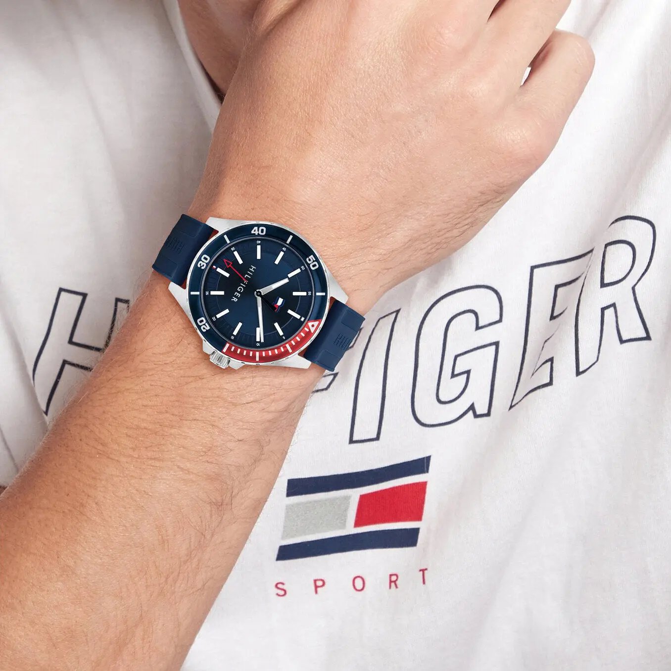 ZEGAREK MĘSKI TOMMY HILFIGER Logan 1792009 (zf106c) ZEGAREK MĘSKI TOMMY HILFIGER Logan 1792009 (zf106c) - Lorence 7613272485869