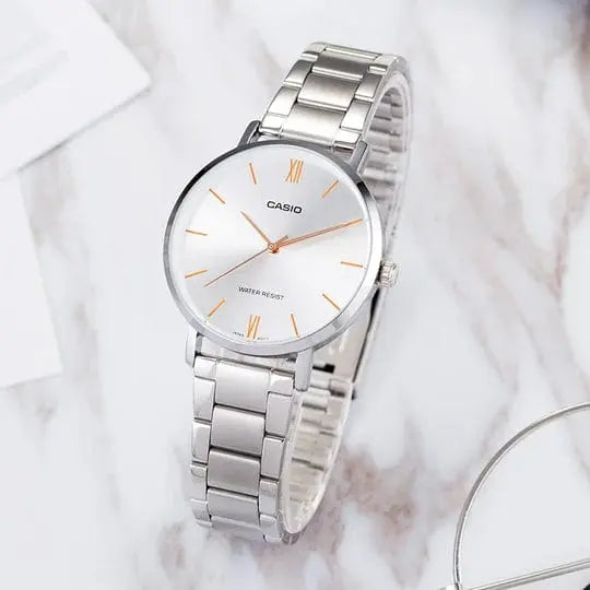 Zegarek Damski Casio LTP-VT01D-7BDUF  Klasyka Zegarek Damski Casio LTP-VT01D-7BDUF  Klasyka - Lorence 4549526214950