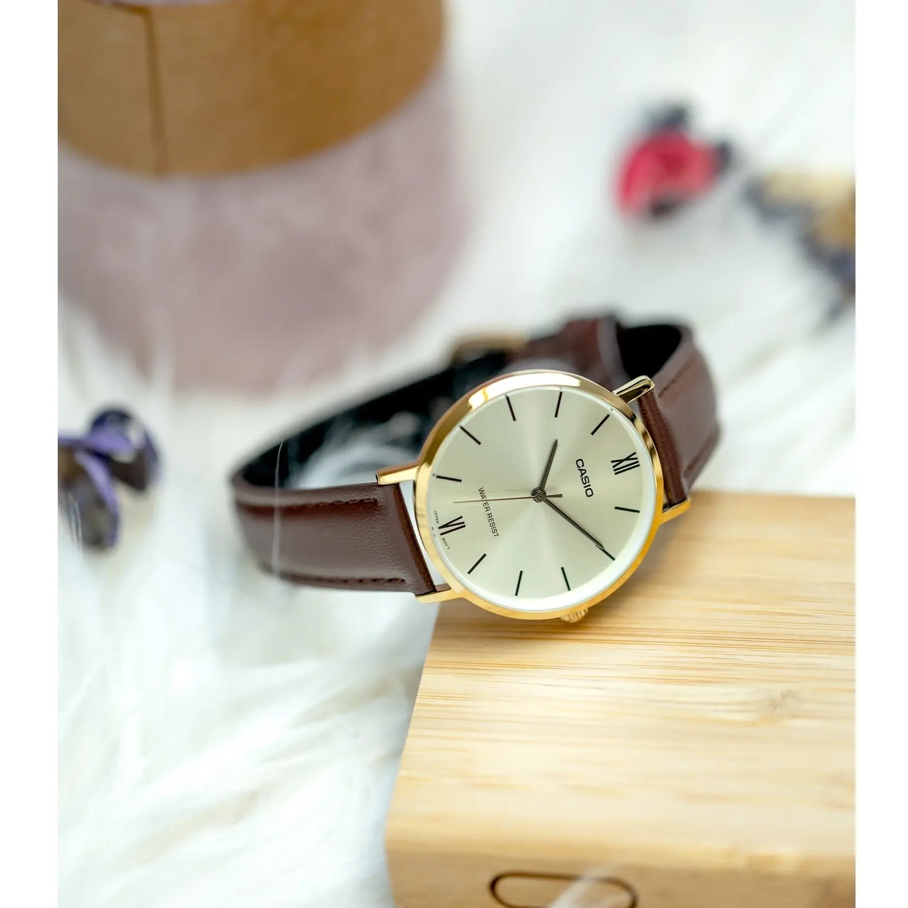 Zegarek Damski Casio LTP-VT01GL-9B + BOX Zegarek Damski Casio LTP-VT01GL-9B + BOX - Lorence 4549526270826