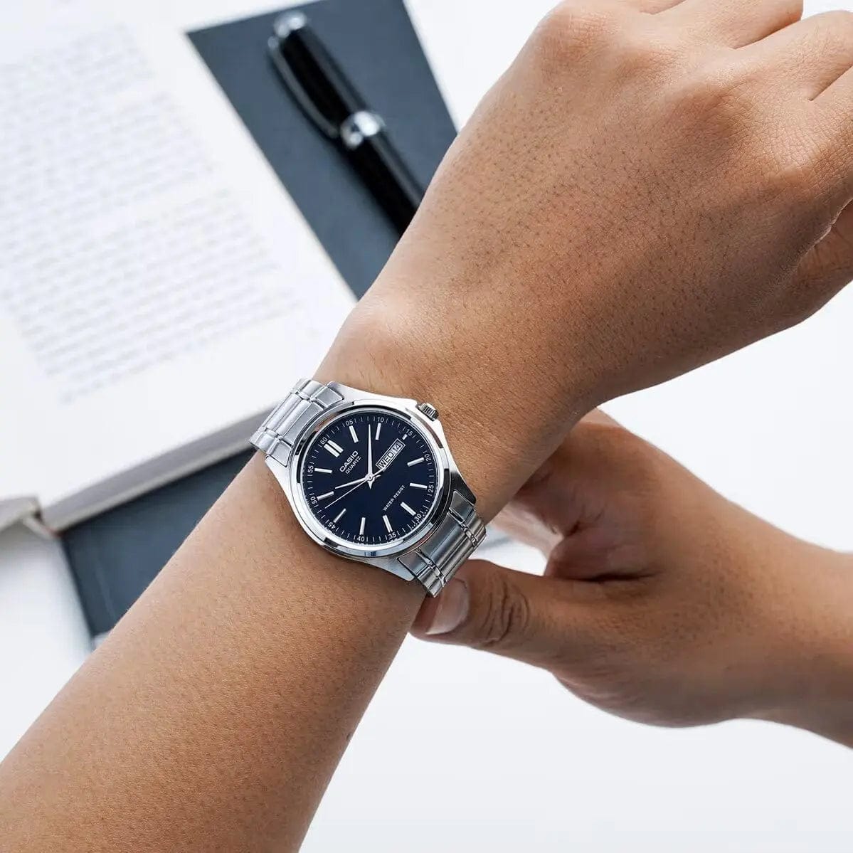 Klasyczny Zegarek Męski Casio MTP-1239D-1A - Multidata Klasyczny Zegarek Męski Casio MTP-1239D-1A - Multidata - Lorence 4971850826606