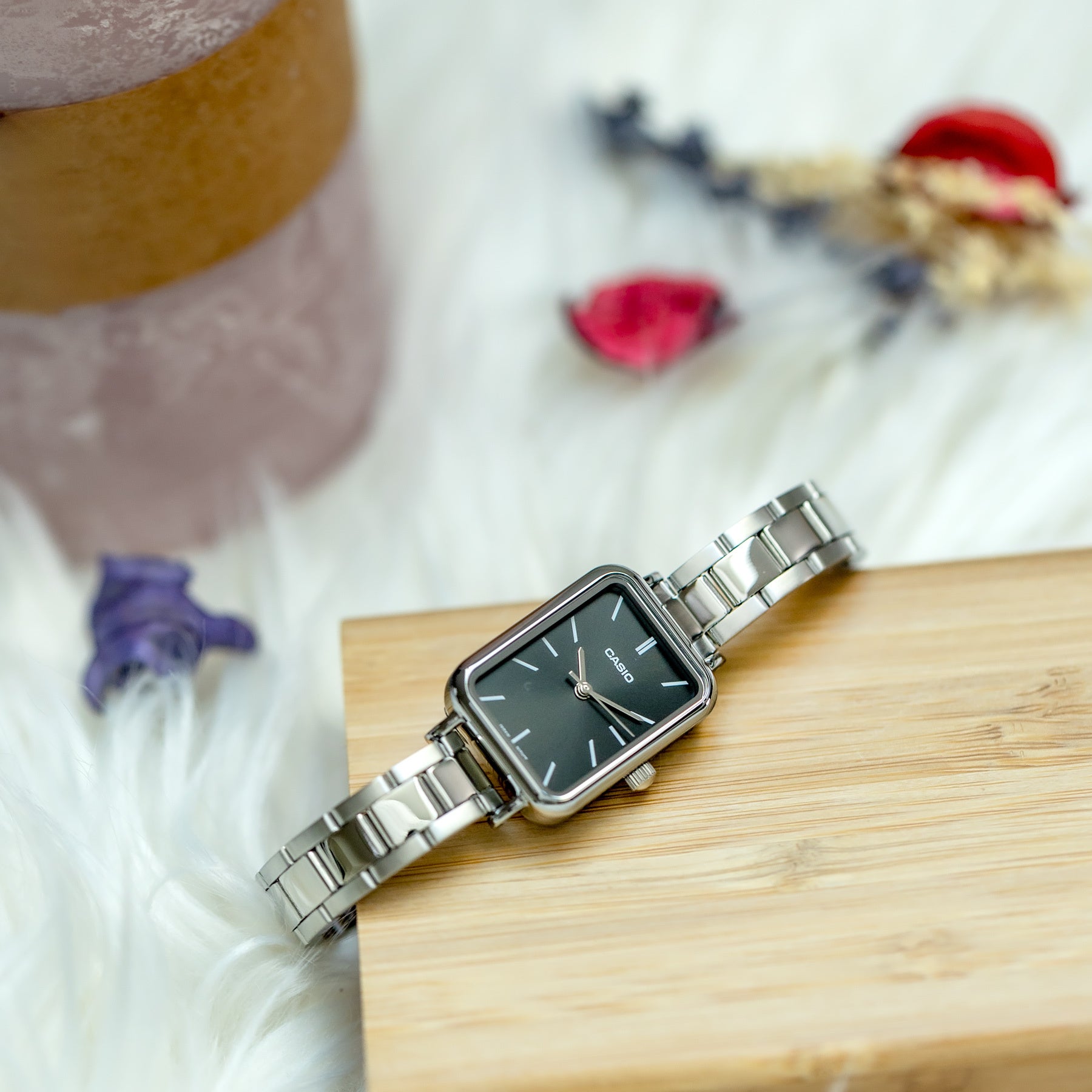ZEGAREK DAMSKI CASIO LTP-V009D-1E + BOX ZEGAREK DAMSKI CASIO LTP-V009D-1E + BOX - Lorence 4549526330544