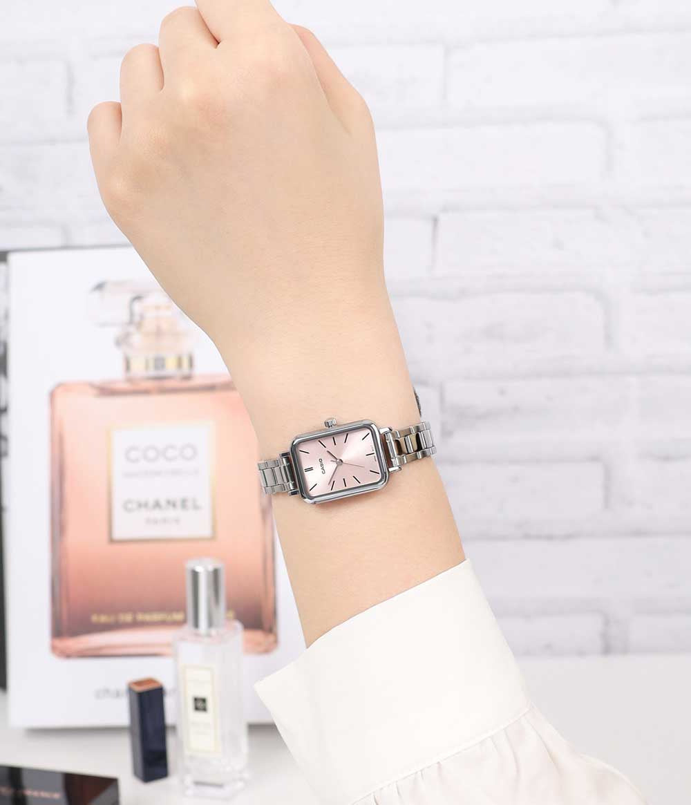 ZEGAREK DAMSKI CASIO LTP-V009D-4E + BOX ZEGAREK DAMSKI CASIO LTP-V009D-4E + BOX - Lorence 4549526330568