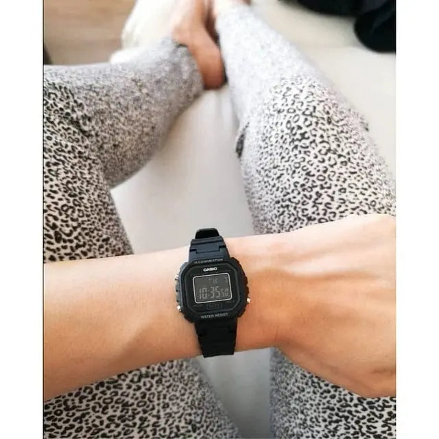 Zegarek Dziecięcy Casio LA-20WH-1BDF Zegarek Dziecięcy Casio LA-20WH-1BDF - Lorence 4971850944959