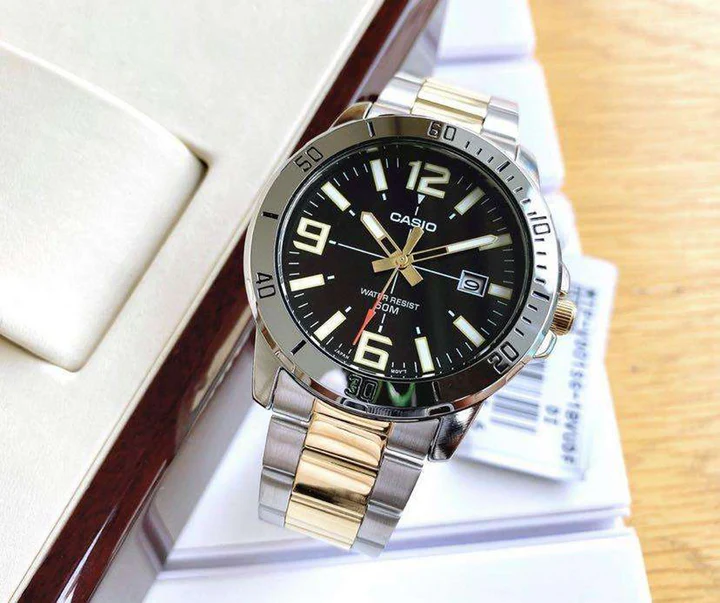 ZEGAREK MĘSKI CASIO MTP-VD01SG-1B + BOX ZEGAREK MĘSKI CASIO MTP-VD01SG-1B + BOX - Lorence 4549526247316