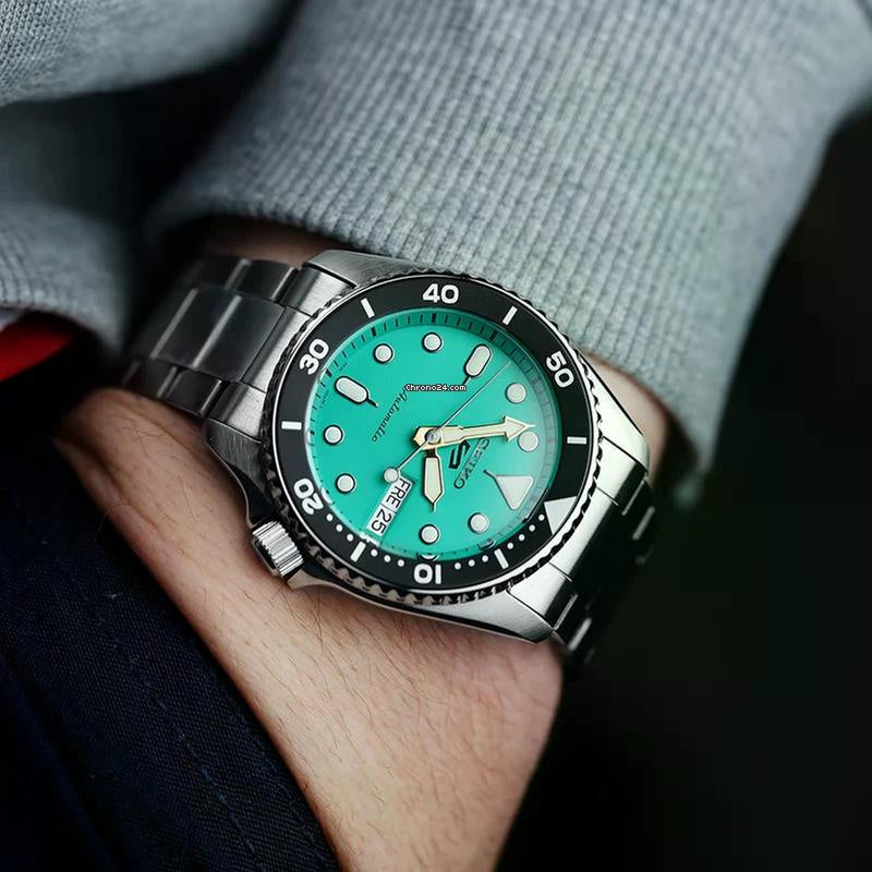 ZEGAREK MĘSKI SEIKO 5 Sports SRPK33K1 AUTOMAT + BOX ZEGAREK MĘSKI SEIKO 5 Sports SRPK33K1 AUTOMAT + BOX - Lorence 4954628250797