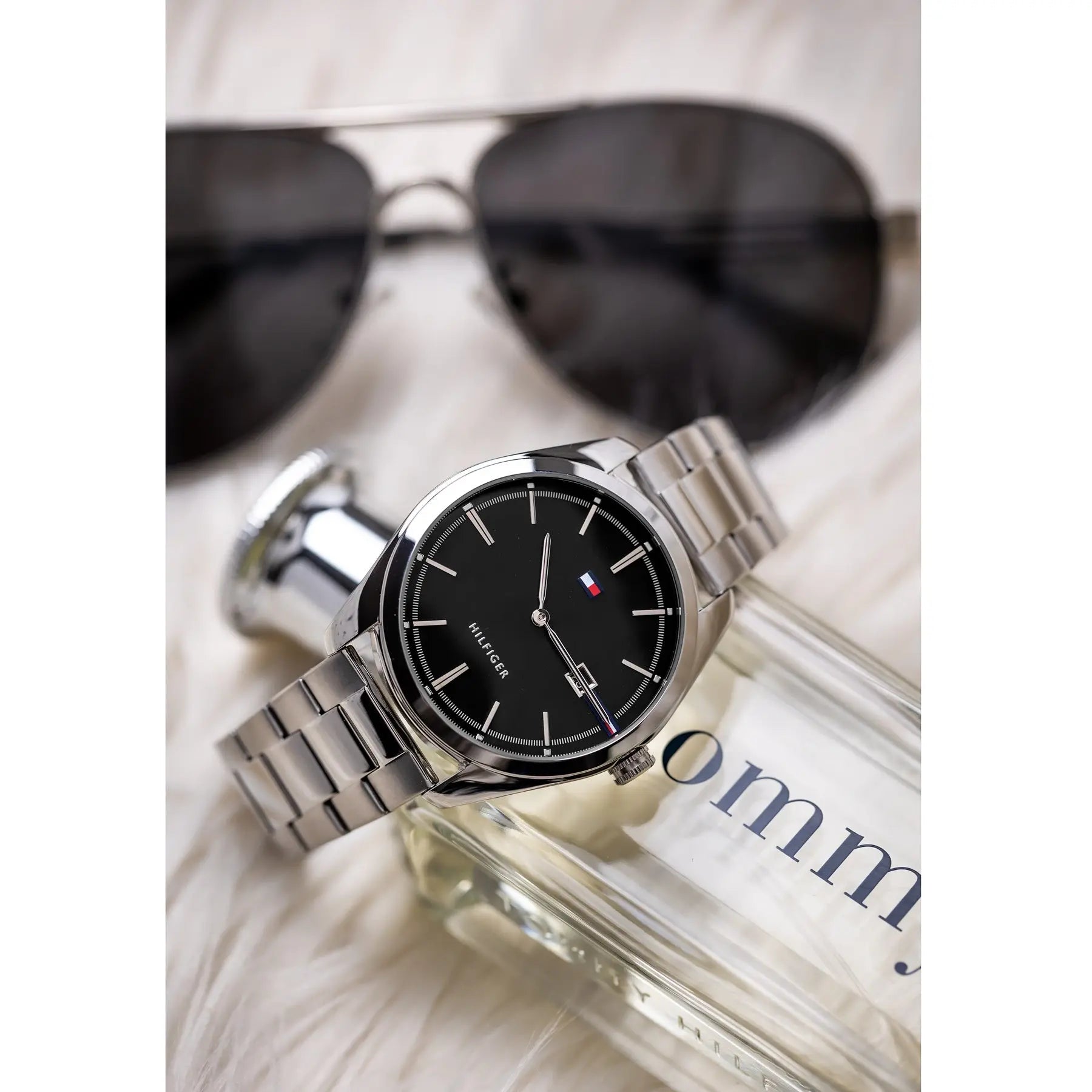 KLASYCZNY ZEGAREK MĘSKI TOMMY HILFIGER Theo 1710440 + BOX KLASYCZNY ZEGAREK MĘSKI TOMMY HILFIGER Theo 1710440 + BOX - Lorence 7613272419758
