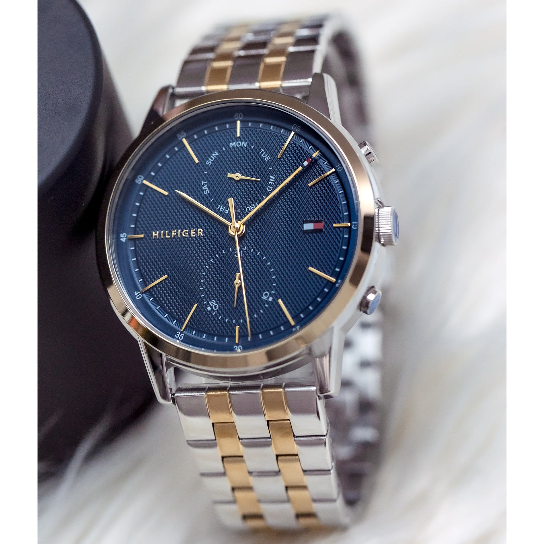 ZEGAREK MĘSKI TOMMY HILFIGER 1710432 Easton + BOX ZEGAREK MĘSKI TOMMY HILFIGER 1710432 Easton + BOX - Lorence 7613272416955