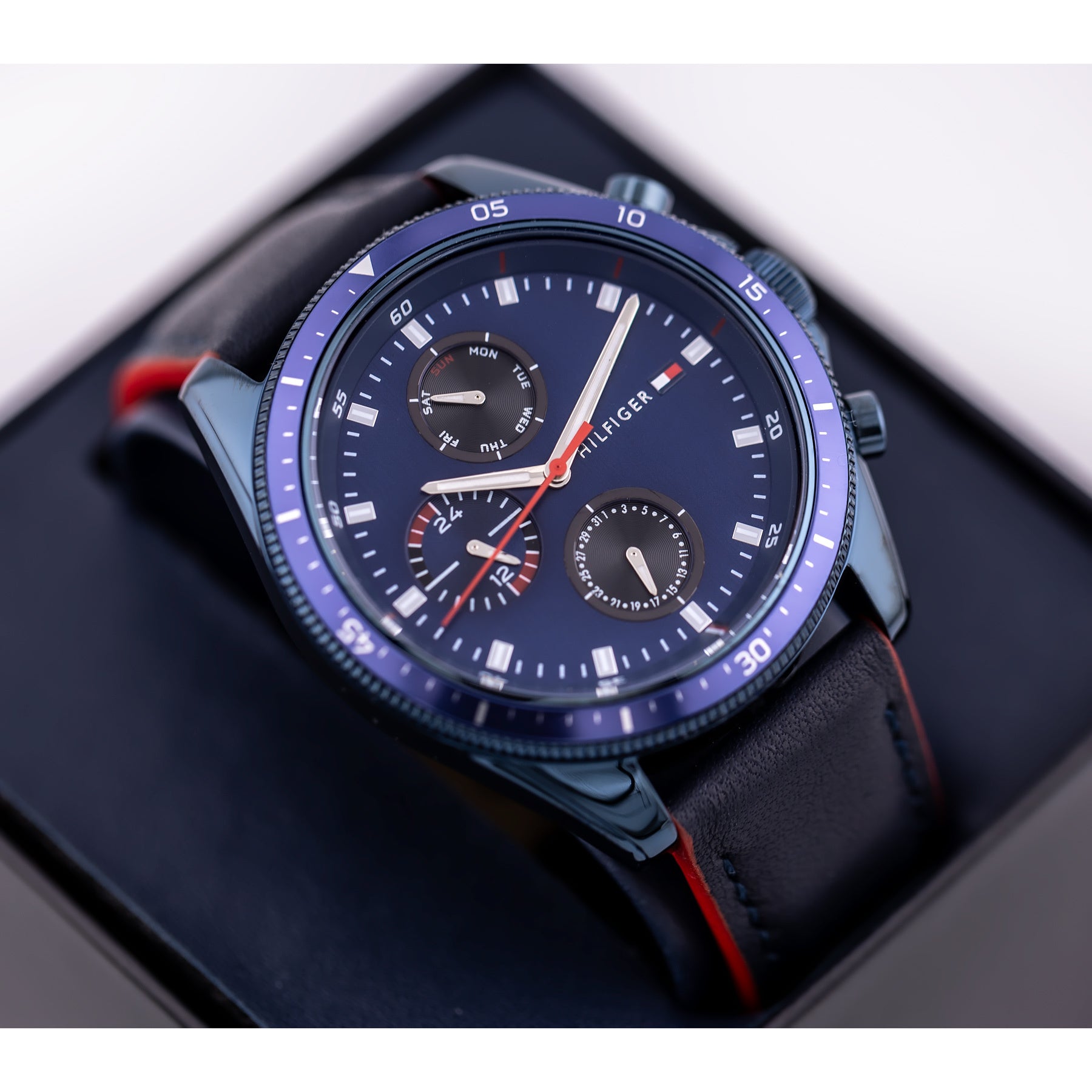 ZEGAREK MĘSKI TOMMY HILFIGER 1791839 PARKER (zf041b) ZEGAREK MĘSKI TOMMY HILFIGER 1791839 PARKER (zf041b) - Lorence 7613272425841